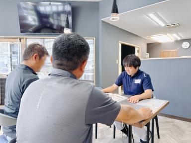現場の打ち合わせから始まる安心施工｜高知市の外壁・屋根リフォーム
