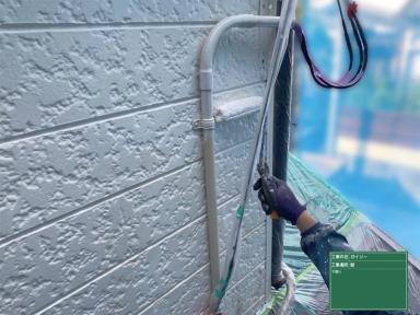 【施工進捗④】外壁塗装スタート｜下塗り作業と大屋根塗装の様子（高知市）