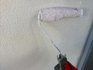 【施工進捗②】高知市｜賃貸物件の外壁塗装工事（下塗り・付帯部塗装）